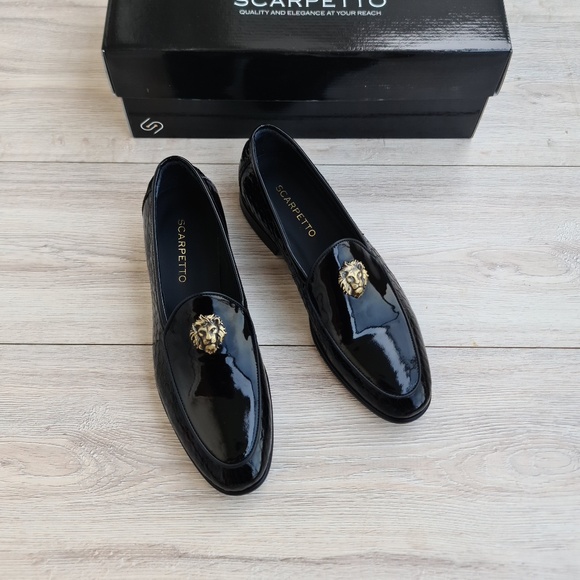 Men\'s Leather Loafers with Lion Head Buckle